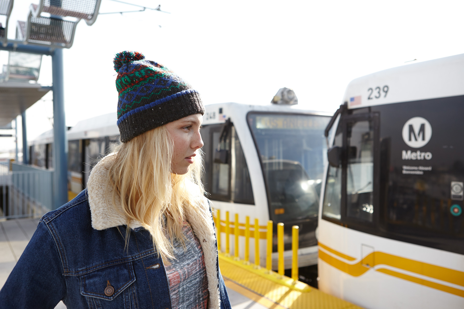 China_Advertising_Lifestyle_Photographer_Los_Angeles_Realistic_Authentic_Lifestyle_Girl_Woman_Subway_Train_Platform_Station_Mike_Henry_Photography