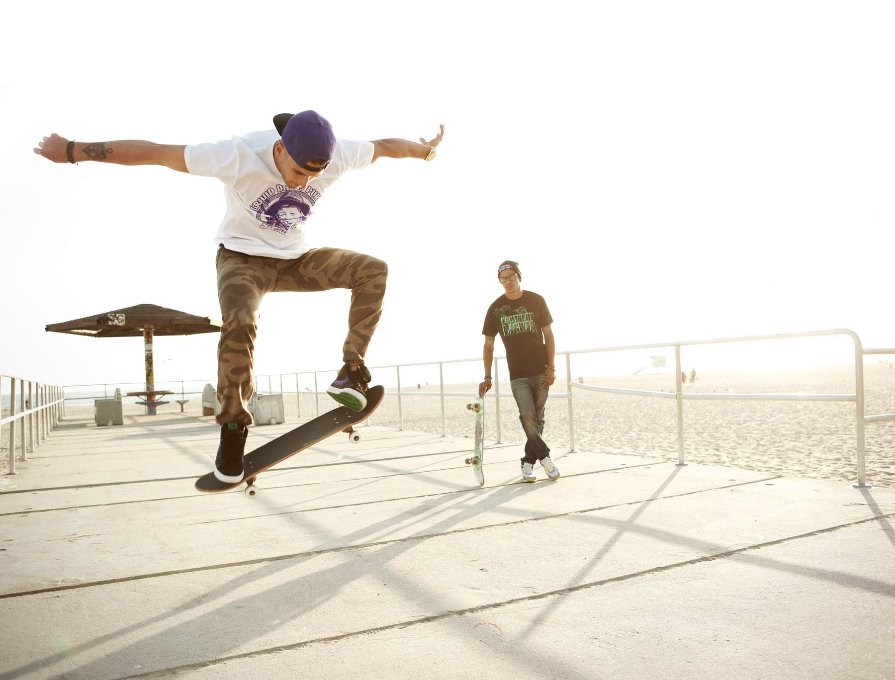 FF_Edgy_Beach_Lifestyle_Photographer_Los_Angeles_California_Skater_Beach_Advertising_Photo_Skateboard_Sun_Flare_Mike_Henry_photo_Chicacgo_LA