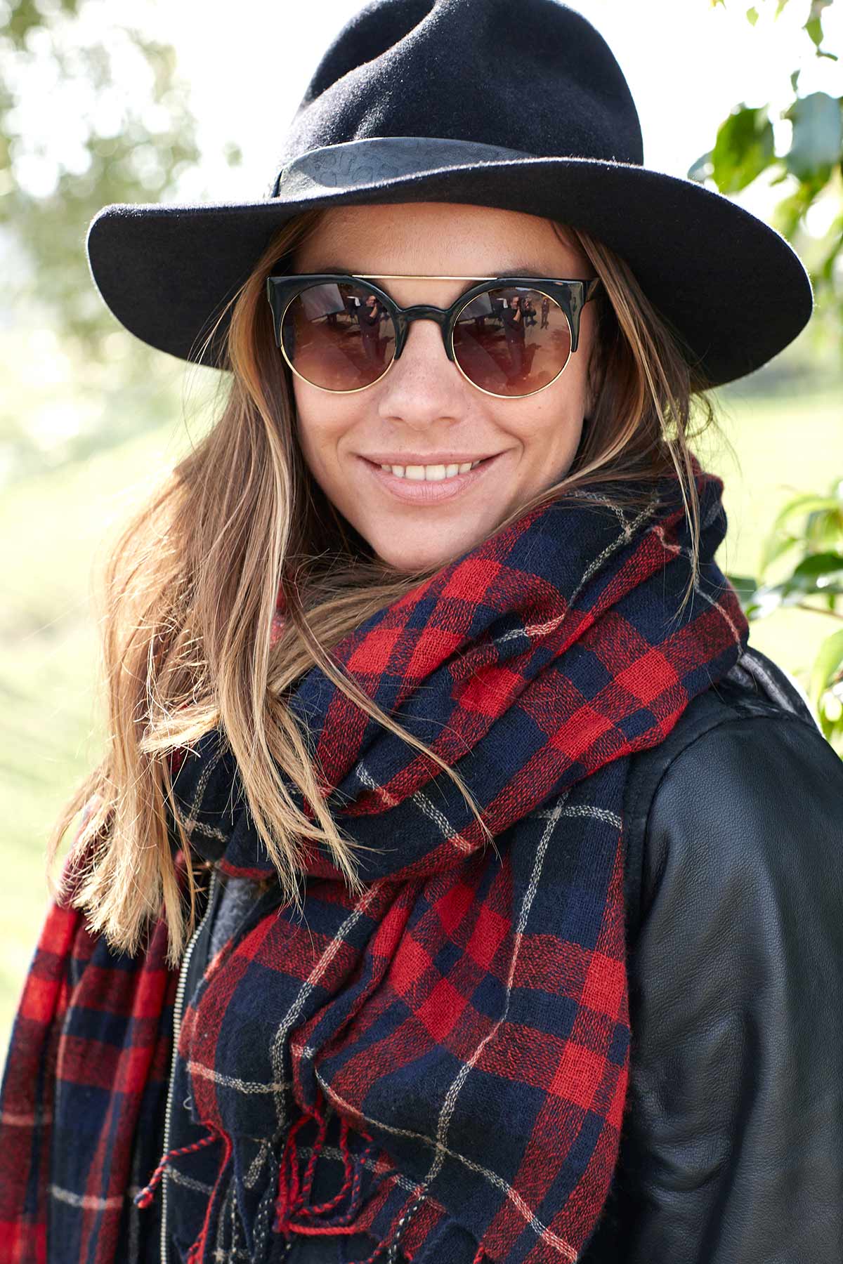 Lifestyle_Portrait_Advertising_Photographer_Los_Angeles_Chicago_Commerial_Photographer_Women_Sunglasses_Los_Angeles_Style_Cool_Young_Woman_Hat_Glasses_Scarf_Hipster_Mike_Henry_Photography_II